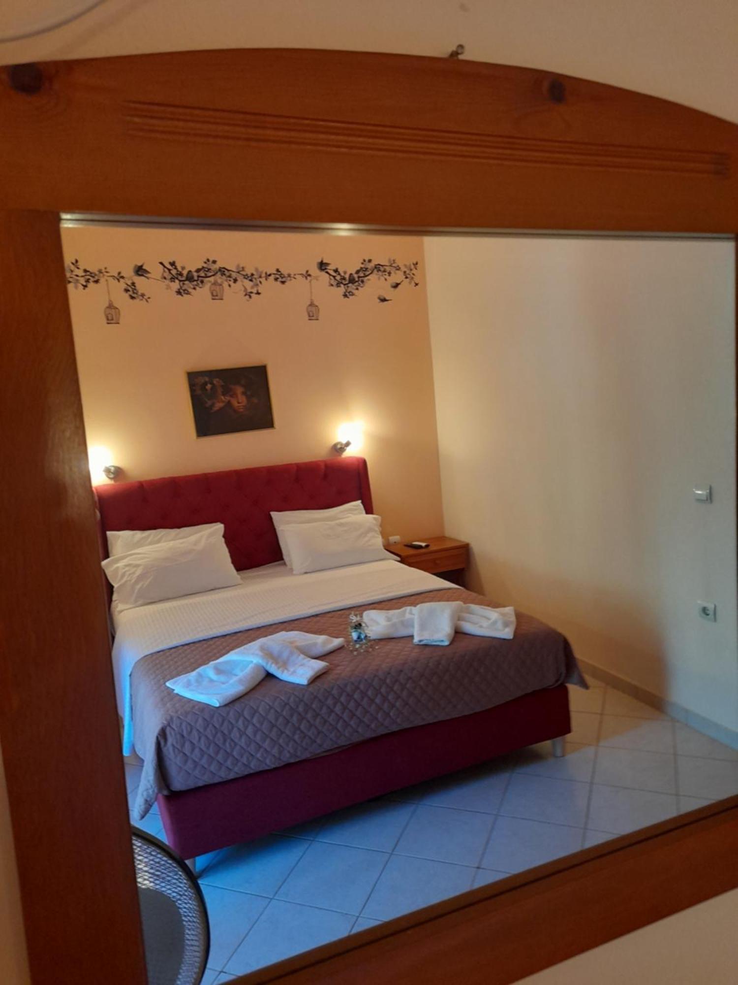 Aparthotel Delfini à Akhladherí Extérieur photo