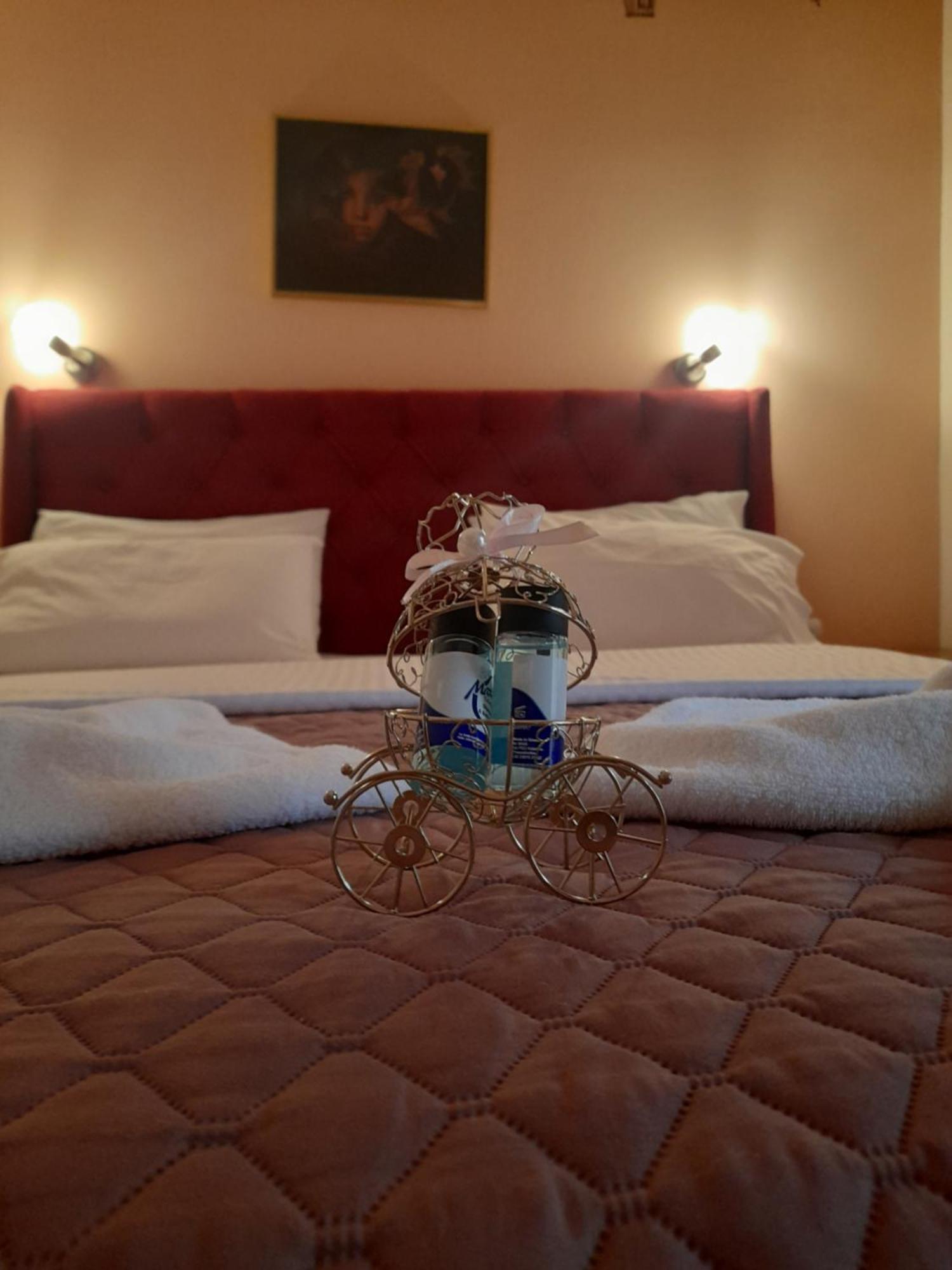 Aparthotel Delfini à Akhladherí Extérieur photo