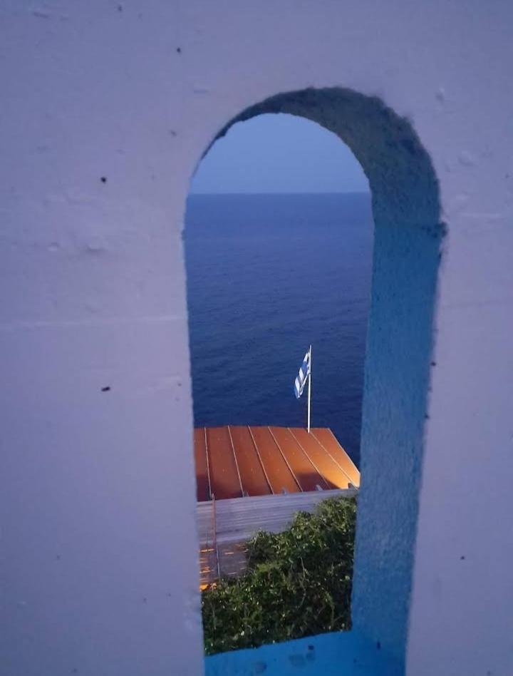 Aparthotel Delfini à Akhladherí Extérieur photo
