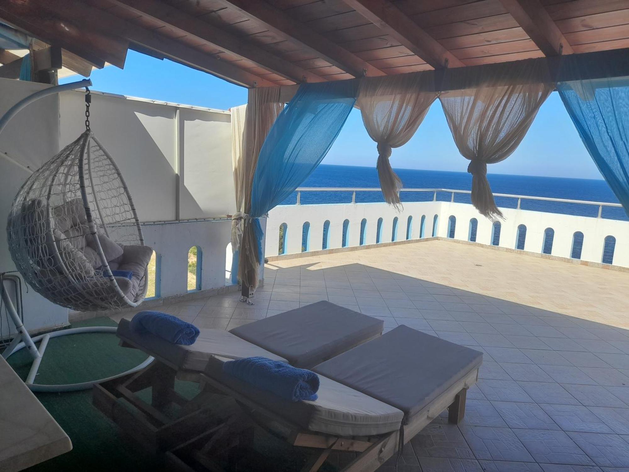 Aparthotel Delfini à Akhladherí Extérieur photo