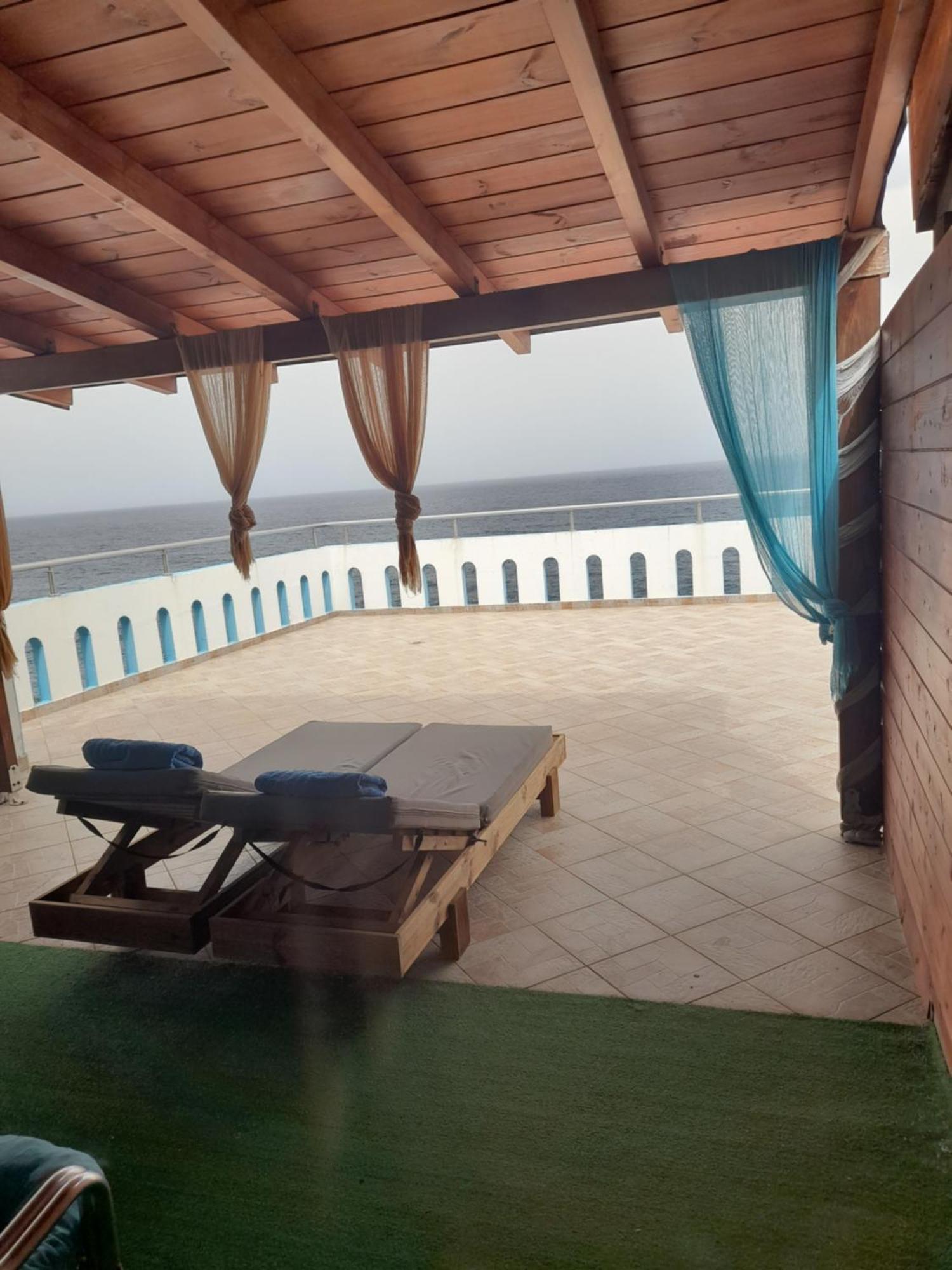 Aparthotel Delfini à Akhladherí Extérieur photo