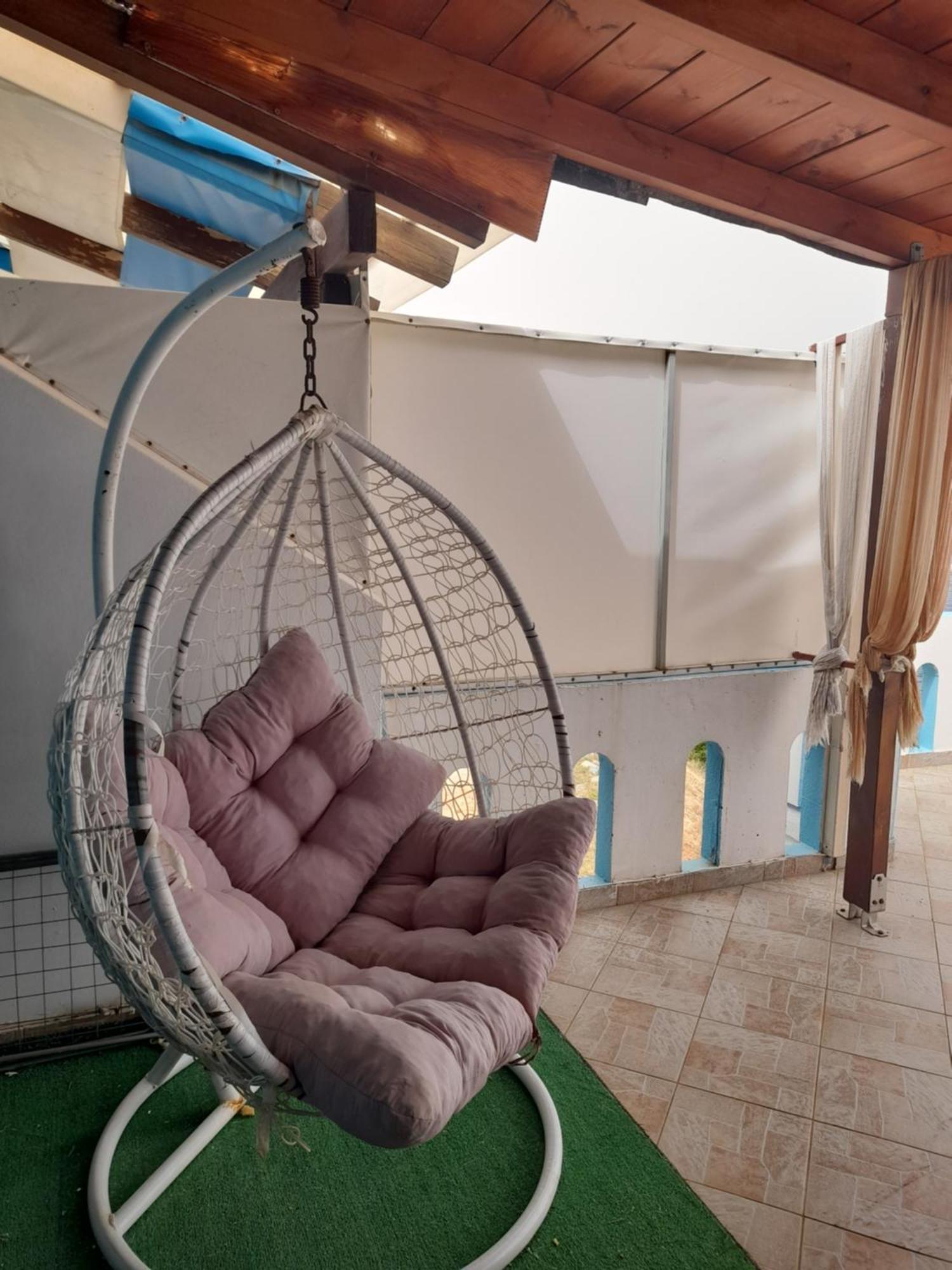 Aparthotel Delfini à Akhladherí Extérieur photo